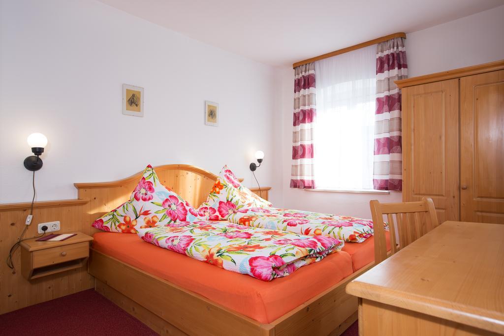 Gasthof Zum Lamm Garmisch-Partenkirchen Quarto foto